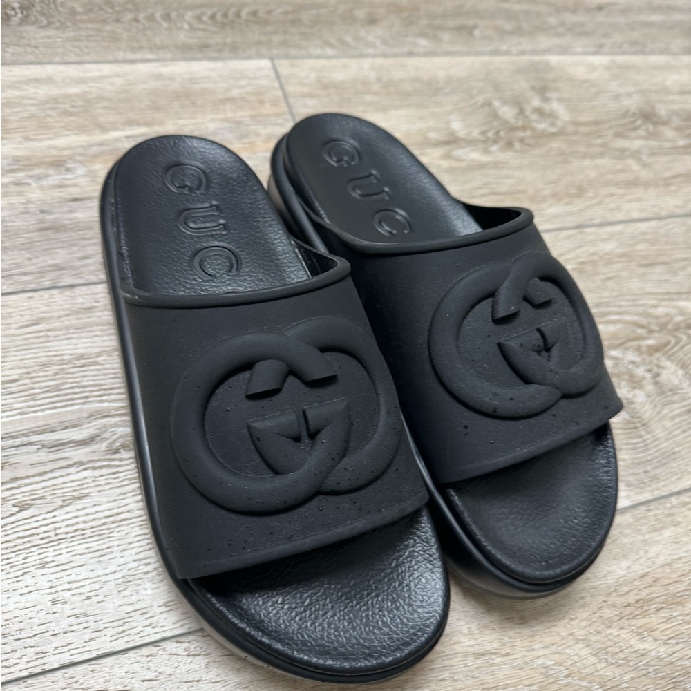 Size 9 slides